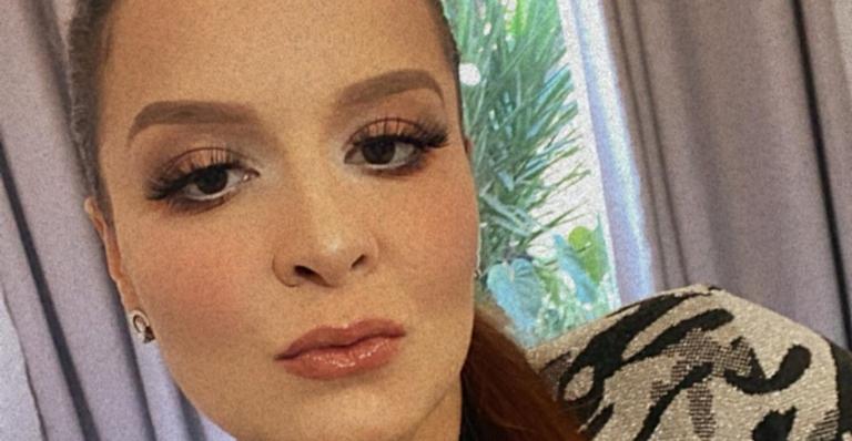 Maiara posa de biquíni e ostenta barriga chapada e pernões musculosos: ”Que mulherão!”