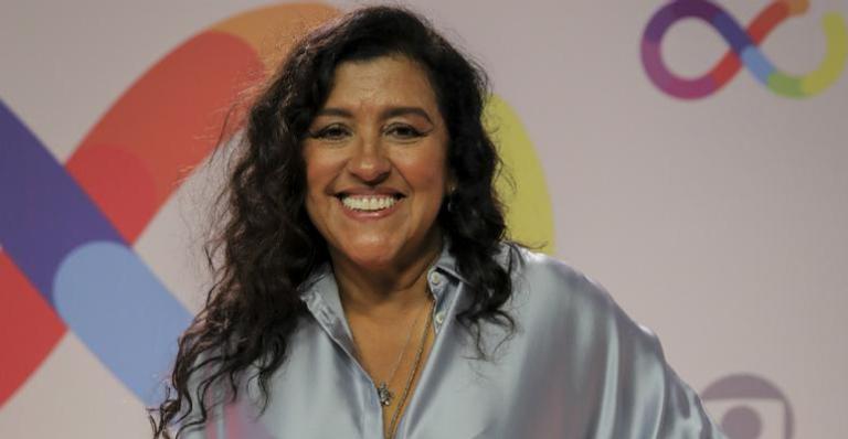 Regina Casé relembra clique da juventude e ganha elogios dos fãs: ”Linda como sempre!”