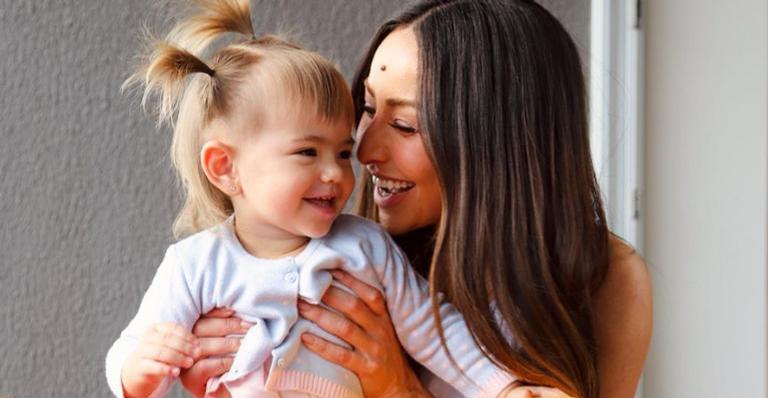 Sabrina Sato posta cliques de Zoe com os avós: ”Constroem o elo mais lindo e afetivo”