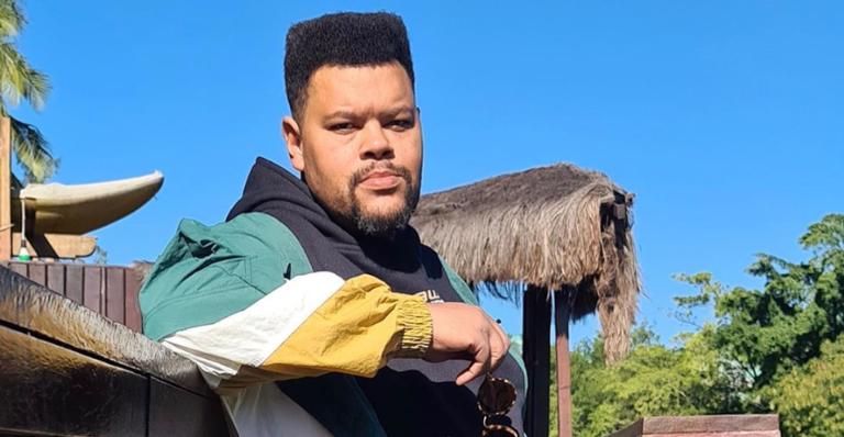Babu Santana recebe moto que ganhou durante BBB220: ”Início de um sonho”