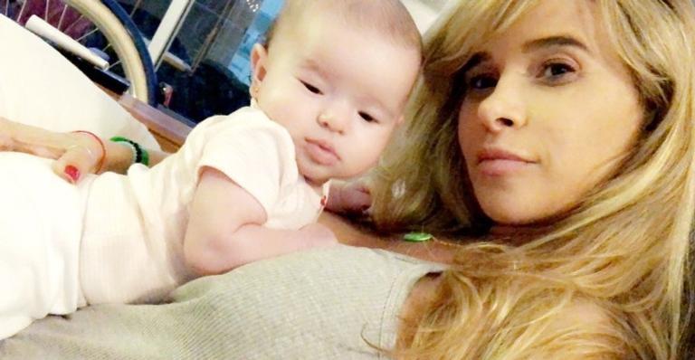 Dany Bananinha deseja bom dia aos seguidores com clique fofo ao lado da filha: ”Bicudinhas”