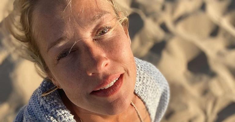 Ao parar em aeroporto, Luana Piovani relembra cliques feitos durante viagem à Ibiza