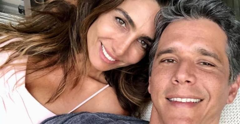 Marcio Garcia posa com a esposa e se declara: ”Minha parceira da vida”