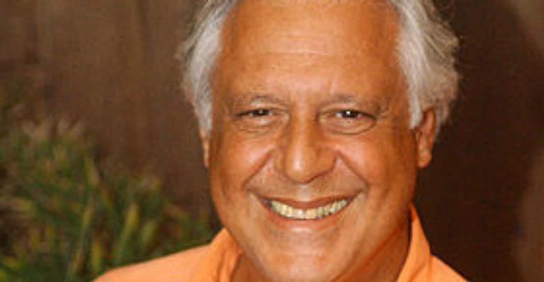 Antonio Fagundes celebra 1 ano da estreia de ‘Bom Sucesso’: ”História linda”