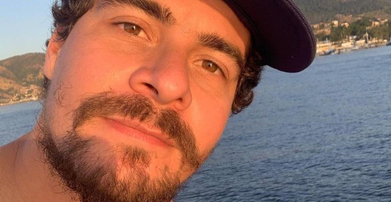 Thiago Martins relembra personagem e celebra reprise de ‘Flor do Caribe’