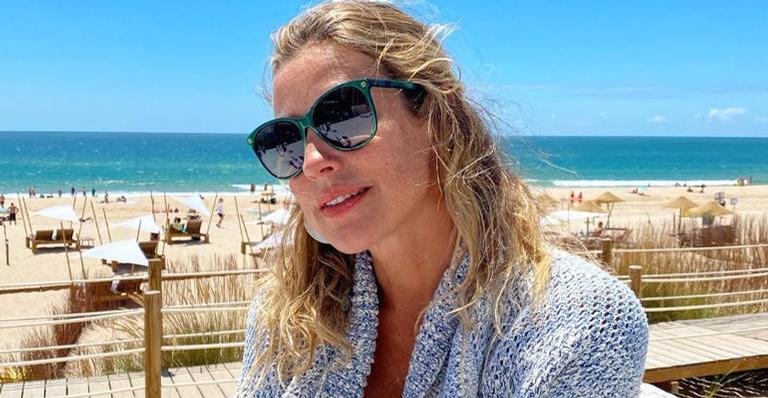 Aos 43 anos, Luana Piovani exibe corpão em foto de biquíni