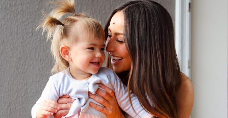 Sabrina Sato compartilha vídeo divertido com Zoe e fãs se derretem