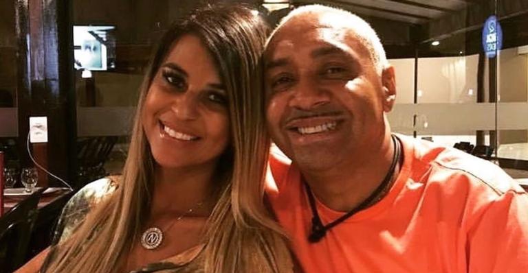 Tiririca celebra 23 anos de casamento com linda homenagem: ”Minha companheira de vida”