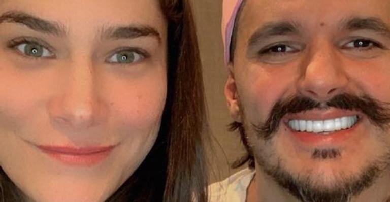 Bruno Lopes relembra clique antigo na praia ao lado de Priscila Fantin: ”Vontade de viajar”