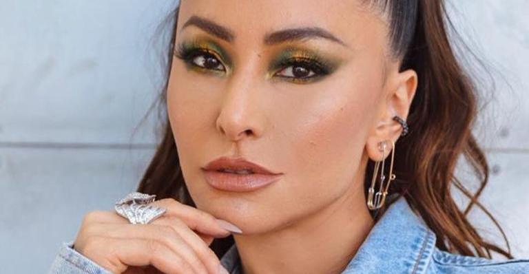 De chapéu, Sabrina Sato posta foto e brinca: ”Não deu tempo de passar na cabeleleila Leila”