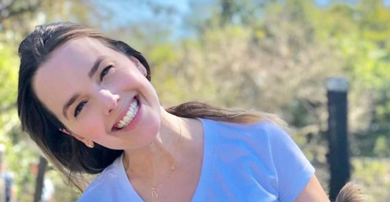 Thaeme encanta ao publicar foto com a filha, Liz: ”Meu coração é o seu abrigo”