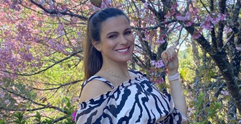 Ex-BBB Kamilla Salgado exibe barrigão de grávida: ”32 semanas”