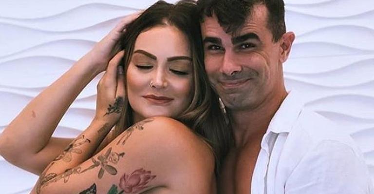 Jorge Souza exibe rostinho do filho pela primeira vez: ”Depois de 20h de trabalho de parto”