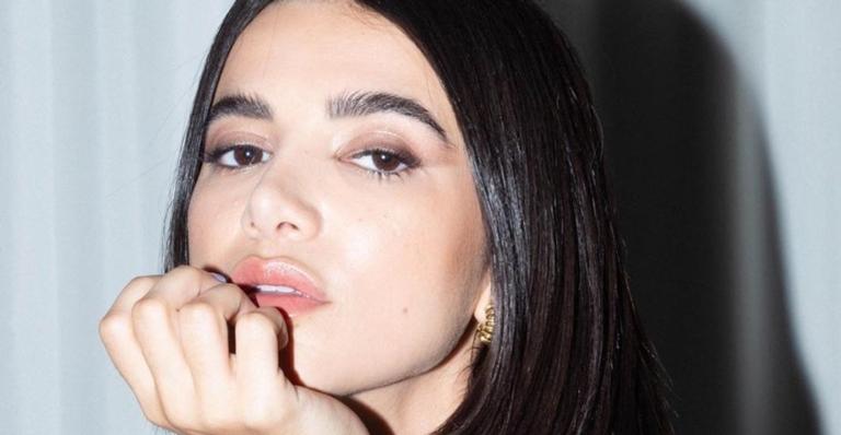 Manu Gavassi posa belíssima de topless e deixa web babando: ”Pegou toda a beleza do mundo”