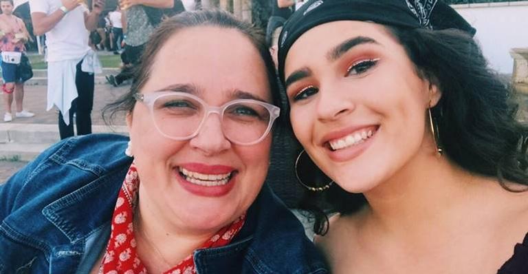 Lívian Aragão celebra aniversário da mãe: ”Dia da dona do abraço mais carinhoso”