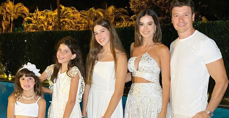 Rodrigo Faro encanta ao posar com a família reunida: ”Amor”