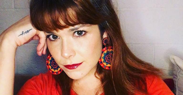 Samara Felippo faz desabafo sobre amamentação: ”Se respeitem e não se cobrem”