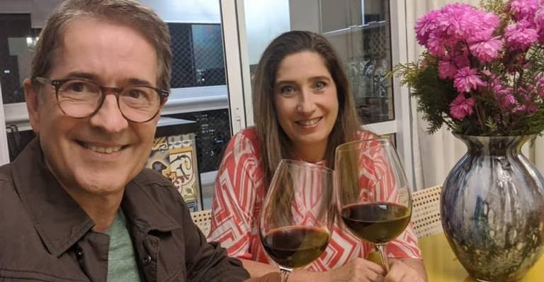 Carlos Tramontina faz declaração para a esposa: ”36 anos de amor e parceria”