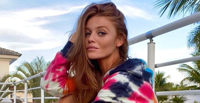 Cintia Dicker posa no fundo do mar e recebe elogios dos fãs: ”Que sereia”