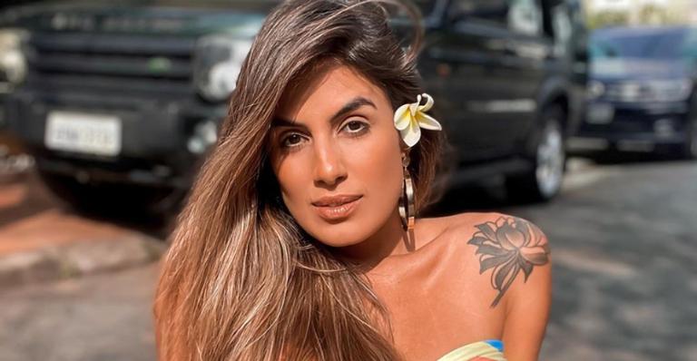 Ex-BBB Carol Peixinho ousa no clique e arranca suspiros dos fãs: ”Perfeita”