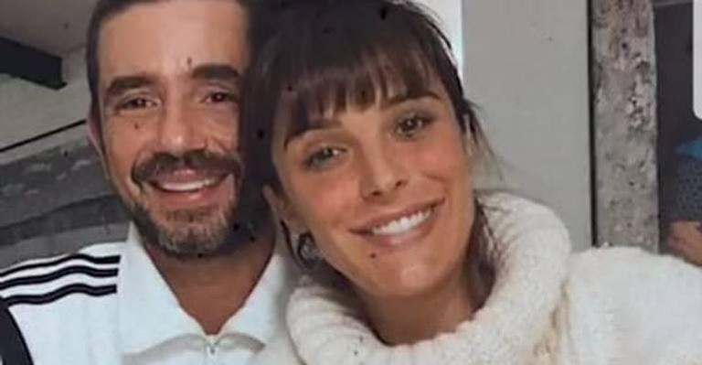 Felipe Andreoli fala sobre a tatuagem que fez em homenagem à esposa, Rafa Brites: ”Especial”