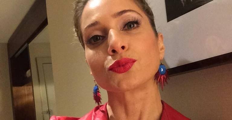 Letícia Spiller surge deslumbrante em selfie e beleza impressiona: ”Uma deusa”