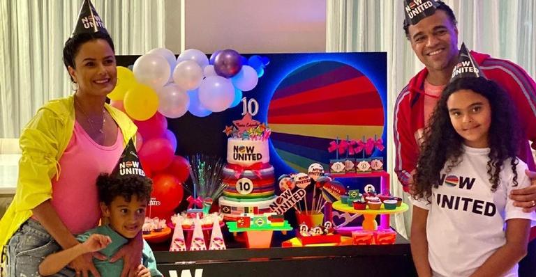 Luciele Di Camargo e os filhos fazem piada com Denilson durante brincadeira: ”Melhor é o medo”