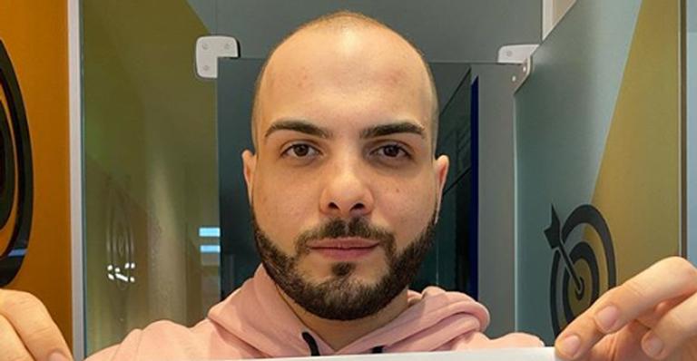 Ex-BBB Mahmoud Baydoun revela preocupação com familiares no Líbano: ”Me recuperando do choque”