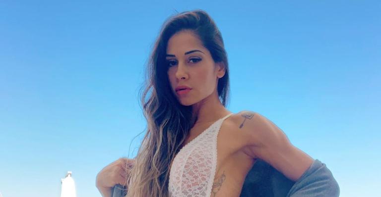 Mayra Cardi esbanja serenidade ao posar para lindos cliques: ”Me reconectando comigo”