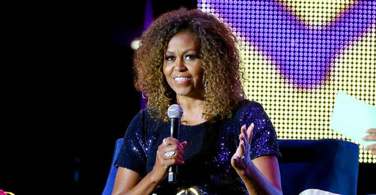 Michelle Obama surpreende e revela ”leve depressão” durante quarentena