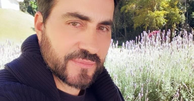 Padre Fábio de Melo surpreende ao mostrar tatuagem na mão: ”Que sensibilidade”