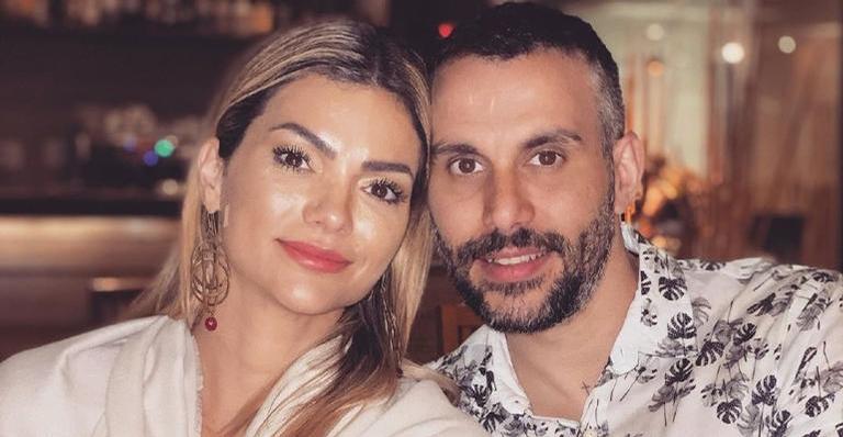 Kelly Key encanta ao compartilhar clique romântico com o marido, Mico Freitas