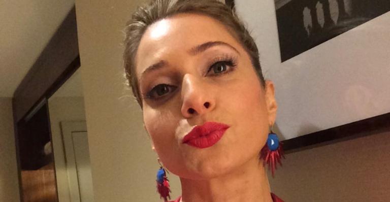 Letícia Spiller relembra sua personagem em ‘Os Dias Eram Assim’: ”Amo esse look, essa paisagem”