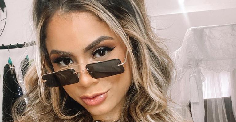 Lexa lembra festa de Fim de Ano da empresa e brinca: ”Terminou comigo dormindo em cima do freezer”