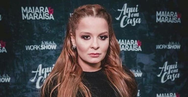Maiara posa toda sorridente com biquíni estampado e deixa os fãs babando: ”Perfeição em pessoa”