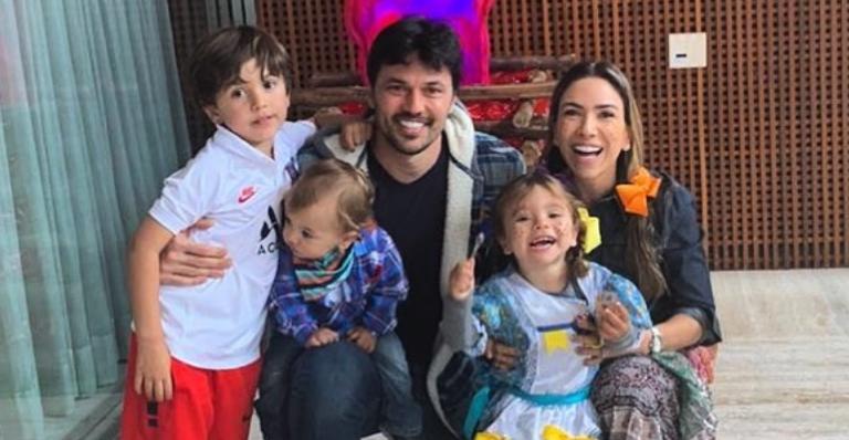 Patricia Abravanel divide momentos fofíssimos dos três filhos juntos em sua mansão: ”Muito amor”
