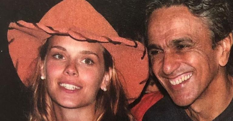 Carolina Dieckmann relembra momentos ao lado de Caetano Veloso para parabenizar o cantor