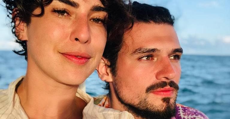 Fernanda Paes Leme celebra aniversário do irmão e encanta ao recriar foto da infância