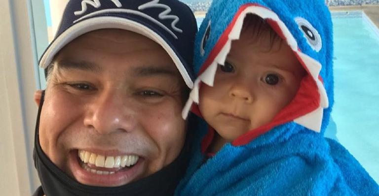 Maurício Mattar publica vídeos fofíssimos da primeira aula de natação da filha caçula