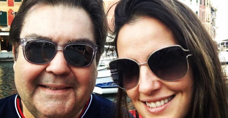 No Dia dos Pais, esposa de Faustão divide clique raro do apresentador coladinho nos três filhos