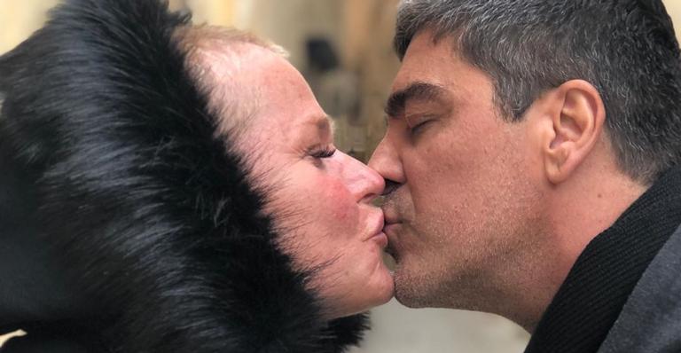 Xuxa Meneghel homenageia marido no Dia dos Pais: ”Ser pai tem outro sentido depois que te conheci”