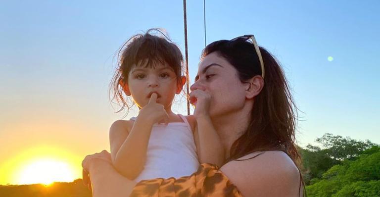 Carol Castro parabeniza pai de sua filha: ”Paizão, maestro e violinista”