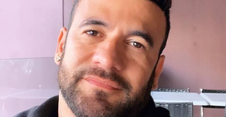 Ex-BBB Hadson Nery celebra nascimento do terceiro filho: ”Meu Mikael chegou”