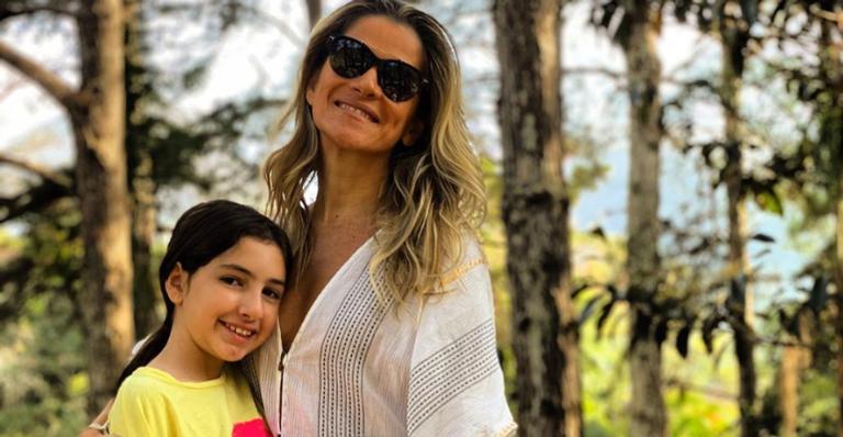 Ingrid Guimarães compartilha clique fofo ao lado da filha: ”Chameguinho de Domingo”