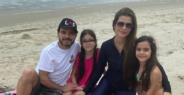 Flávia Camargo se declara ao marido, Luciano: ”Você é exemplo para nós de dignidade”