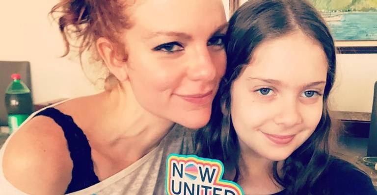 Maria Eduarda de Carvalho comemora aniversário da filha: ”10 anos de Luluba”
