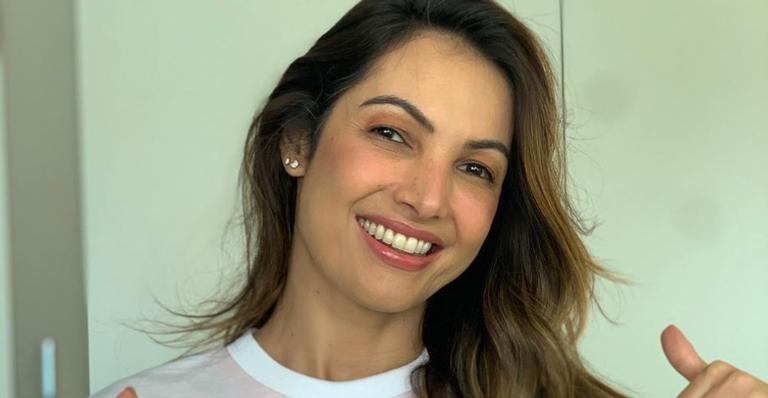 Patricia Poeta mostra bastidores de seu home office para web