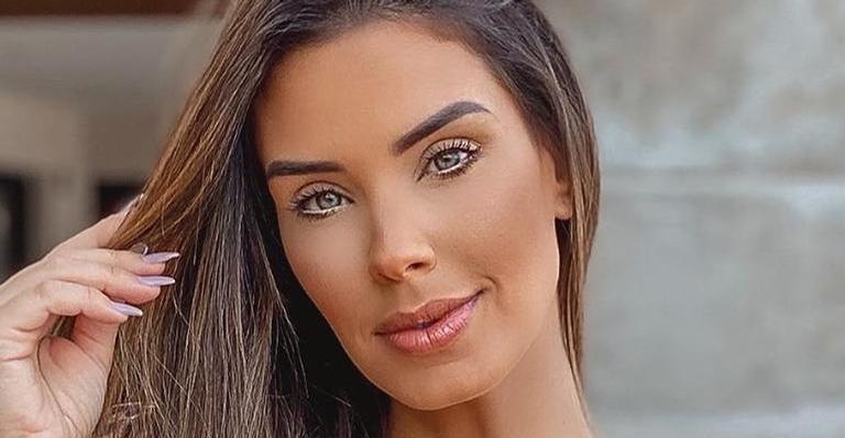Ex-BBB Ivy Moraes dispensa sutiã e surge belíssima em look decotado