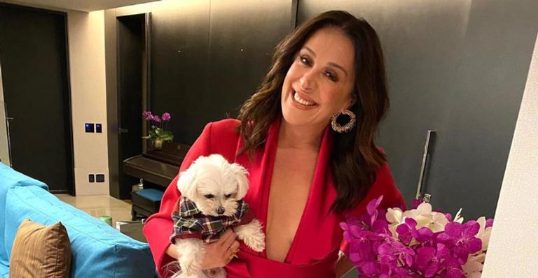 Claudia Raia compartilha registro em cenário inusitado: ”Minha versão selvagem”