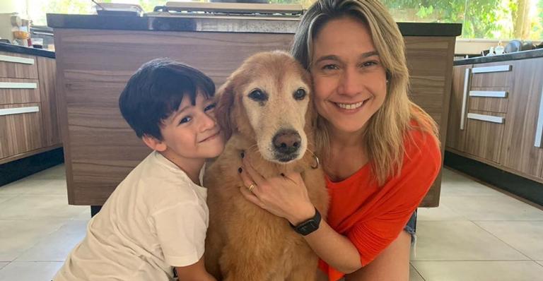 Fernanda Gentil se derrete pelo filho assistindo aula on-line: ”De mãozinha dada com a mamãe”